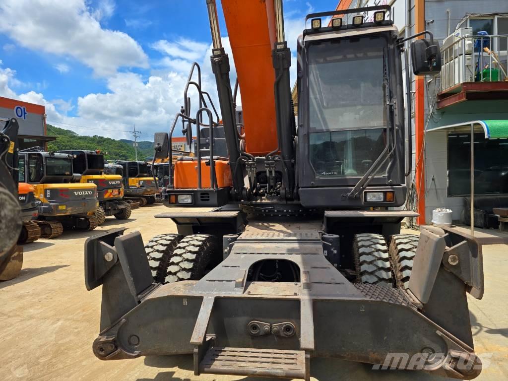 Doosan DX220W-7 ホイール式油圧ショベル（パワーショベル・ユンボ・バックホー）