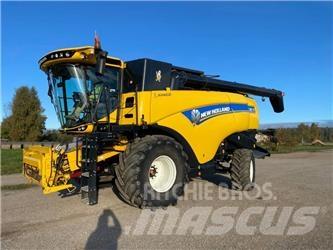 New Holland CX 8.70 コンバイン