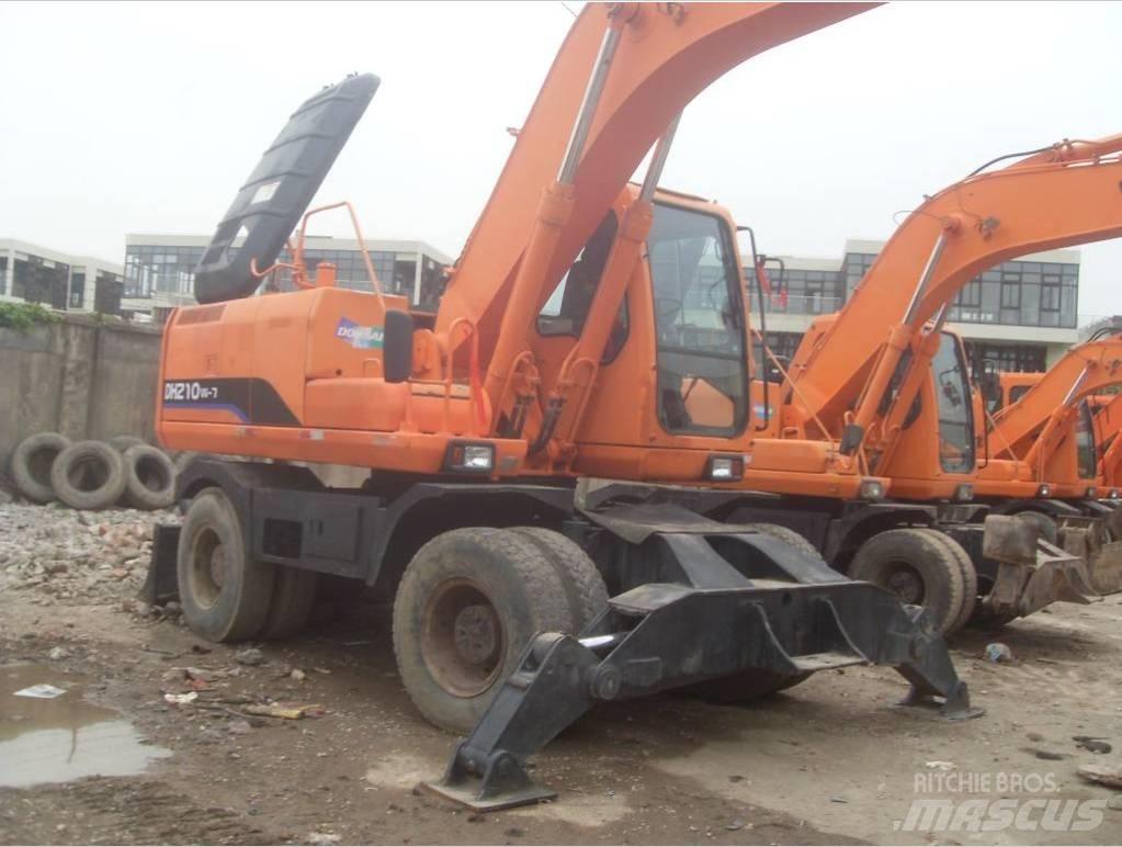 Doosan DH 210 W-7 ホイール式油圧ショベル（パワーショベル・ユンボ・バックホー）