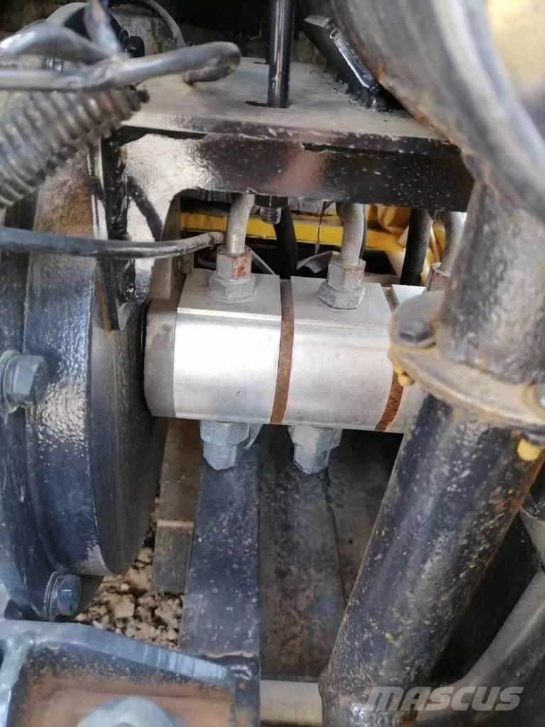 Komatsu PC18 ミニ油圧ショベル 7t以下（ミニユンボ・ミニディガー）