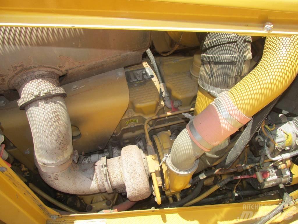 CAT D 8 T ブルドーザー