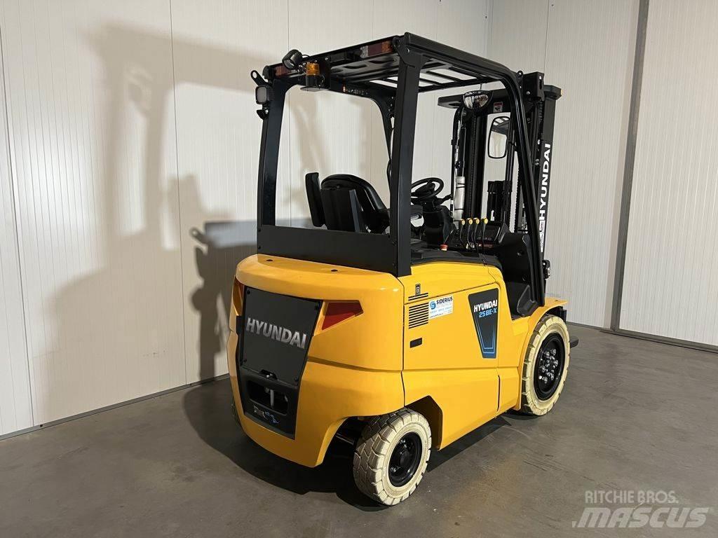 Hyundai 25BE-X バッテリーフォークリフト