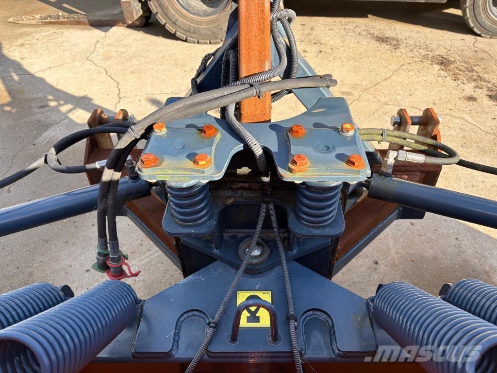  Ozamet  TR32 スノーブレードとプラウ