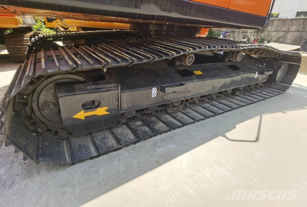 Doosan DX 225 LC 大型油圧ショベル12t以上（パワーショベル・ユンボ）