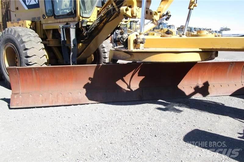 CAT 140K モーターグレーダー