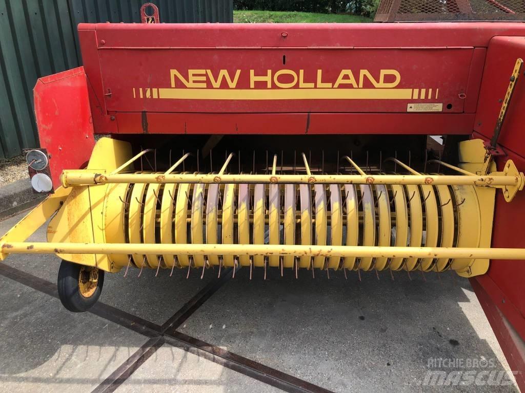 New Holland 570 スクエアベーラー