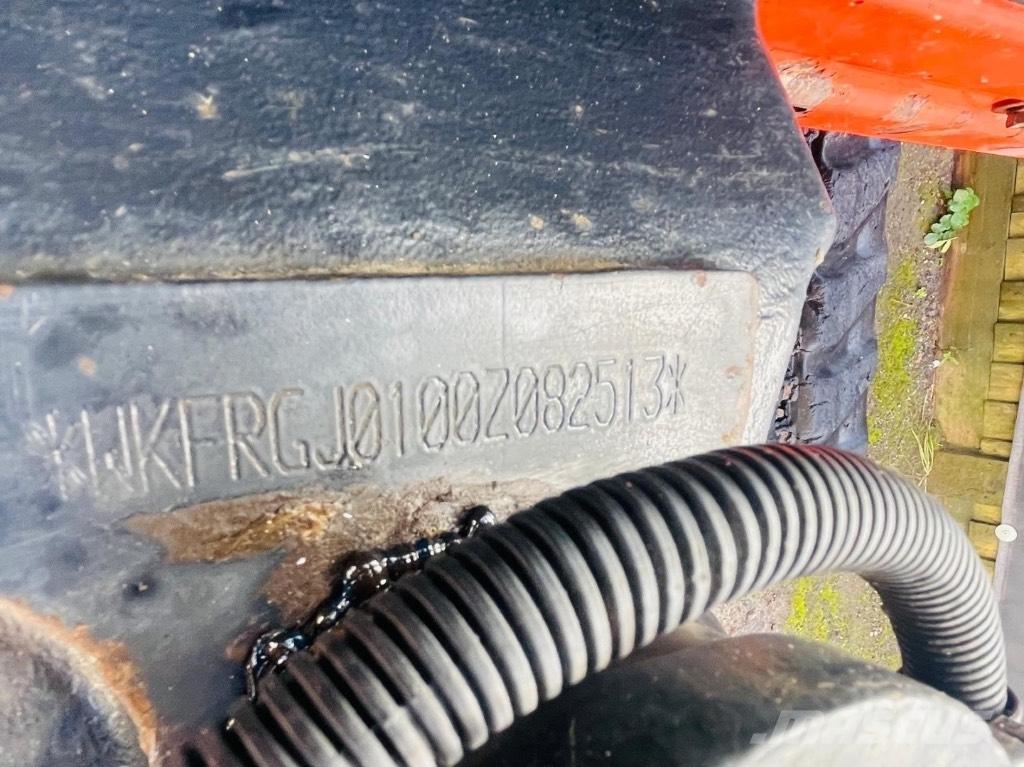Kubota KX 61-3 ミニ油圧ショベル 7t以下（ミニユンボ・ミニディガー）