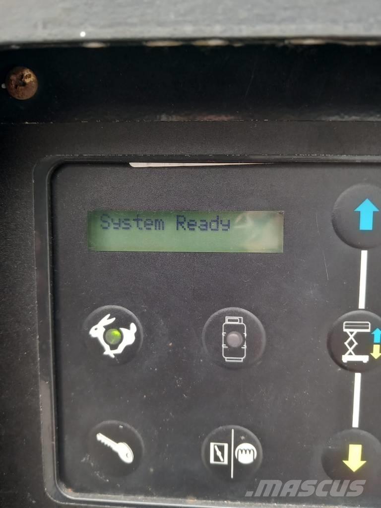 Genie GS 3369 RT シザースリフト