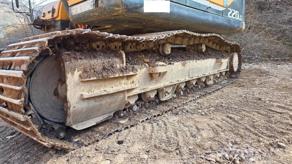 Hyundai Robex 220 LC 大型油圧ショベル12t以上（パワーショベル・ユンボ）