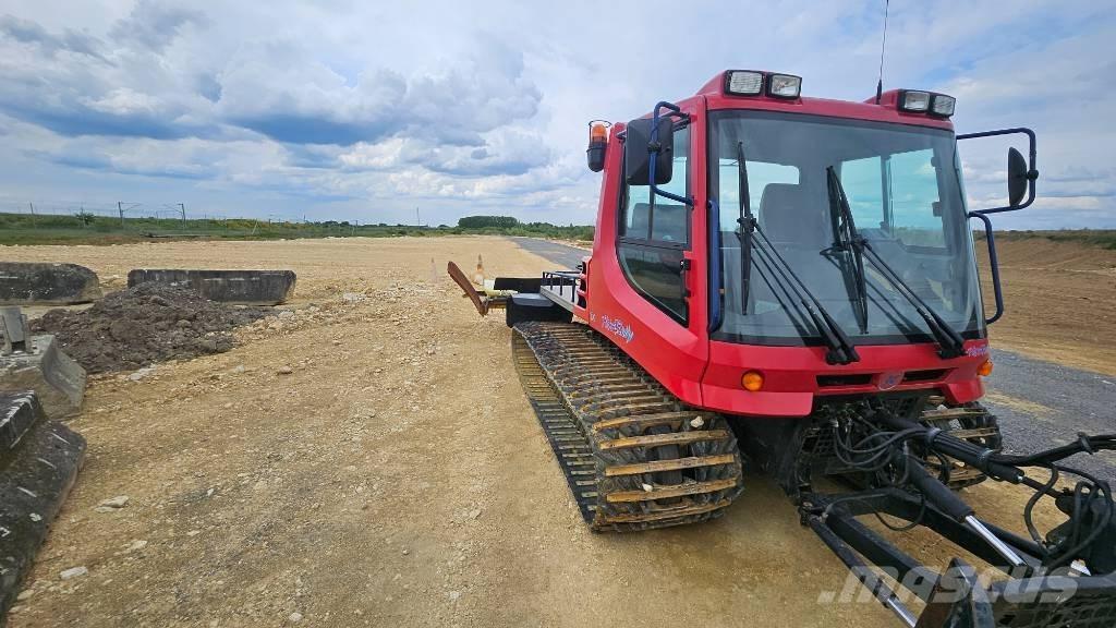  Pistenbully PB 100 スノーグルーマー