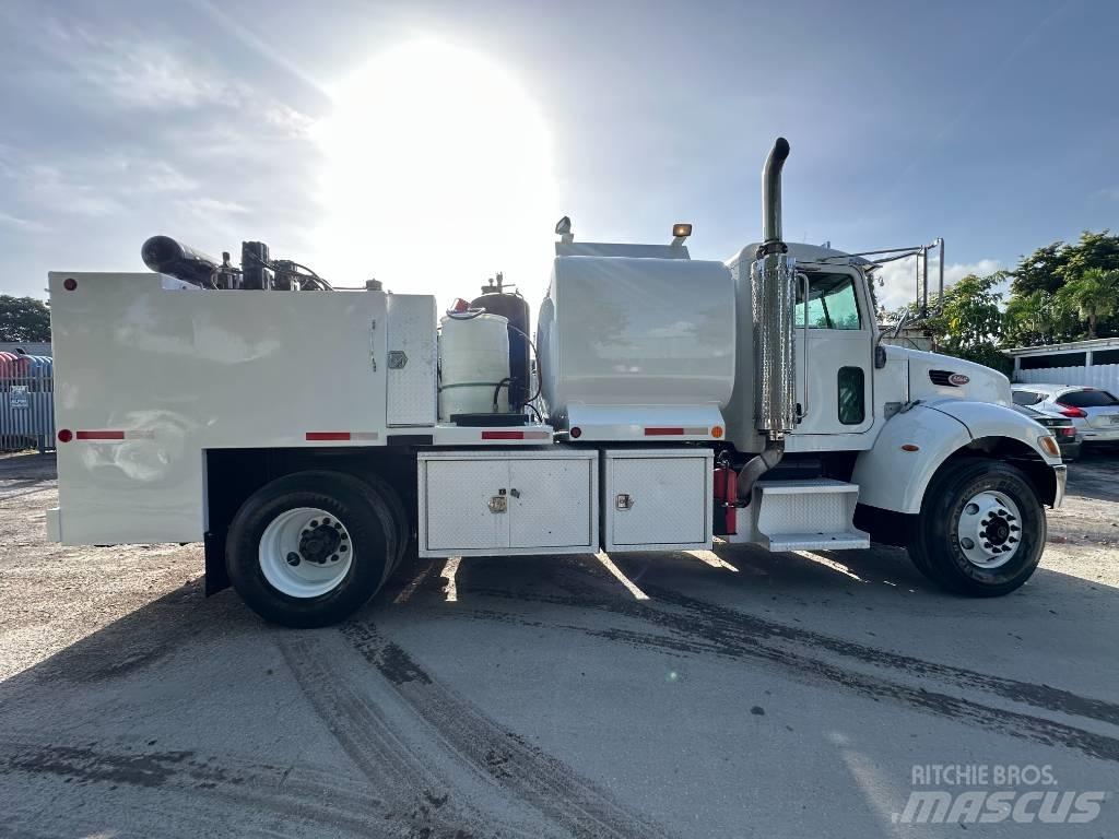 Peterbilt 335 タンカートラック