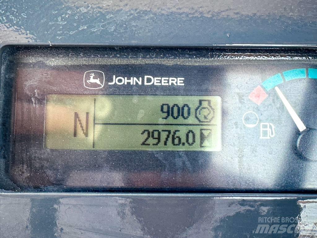 John Deere 210 LE EP フロントローダーとディガー