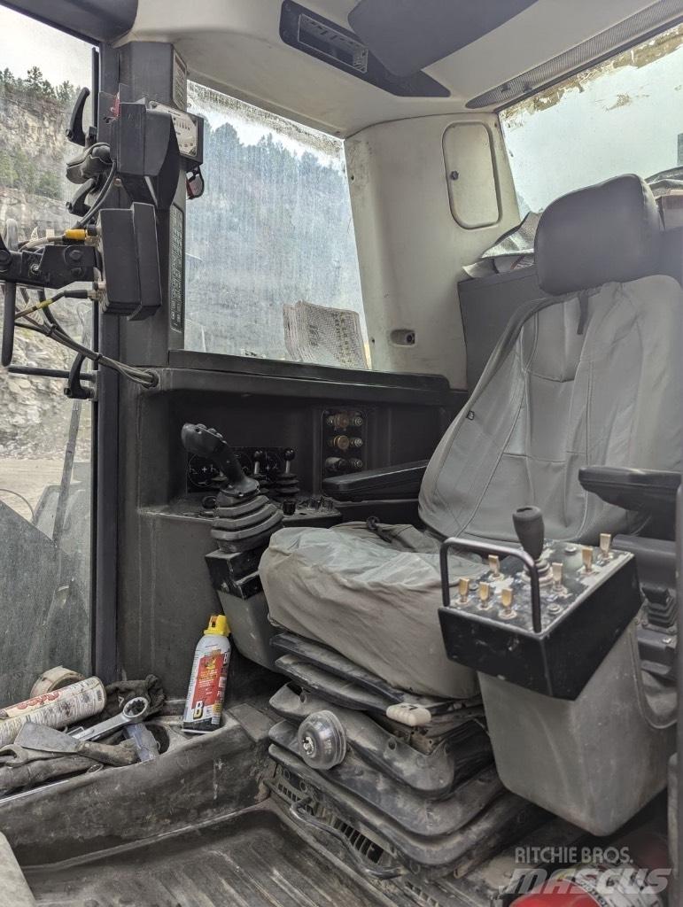 Atlas Copco D60-SF サーフェイスドリルリグ