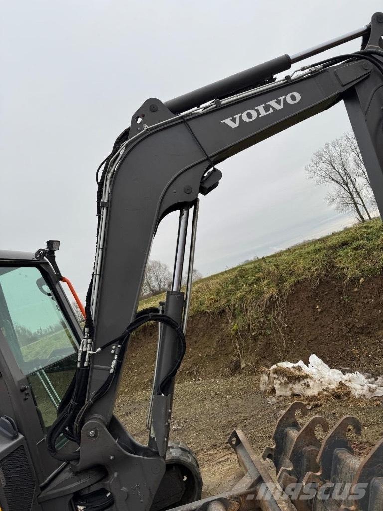 Volvo ECR58F ミニ油圧ショベル 7t以下（ミニユンボ・ミニディガー）
