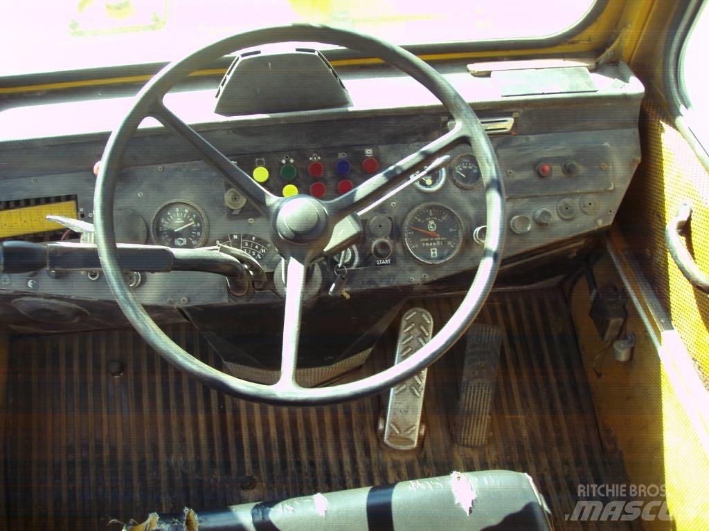 Volvo BM 861 アーティキュレート式ダンプトラック