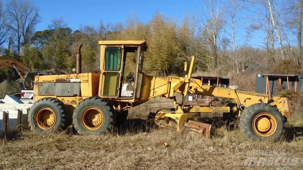 John Deere 672 A モーターグレーダー