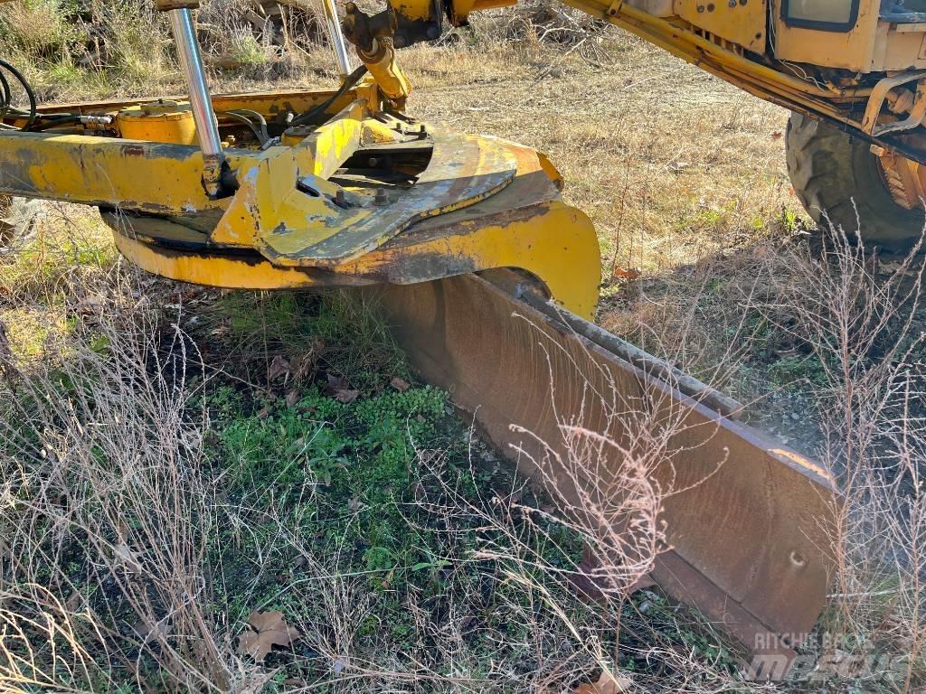 John Deere 672 A モーターグレーダー