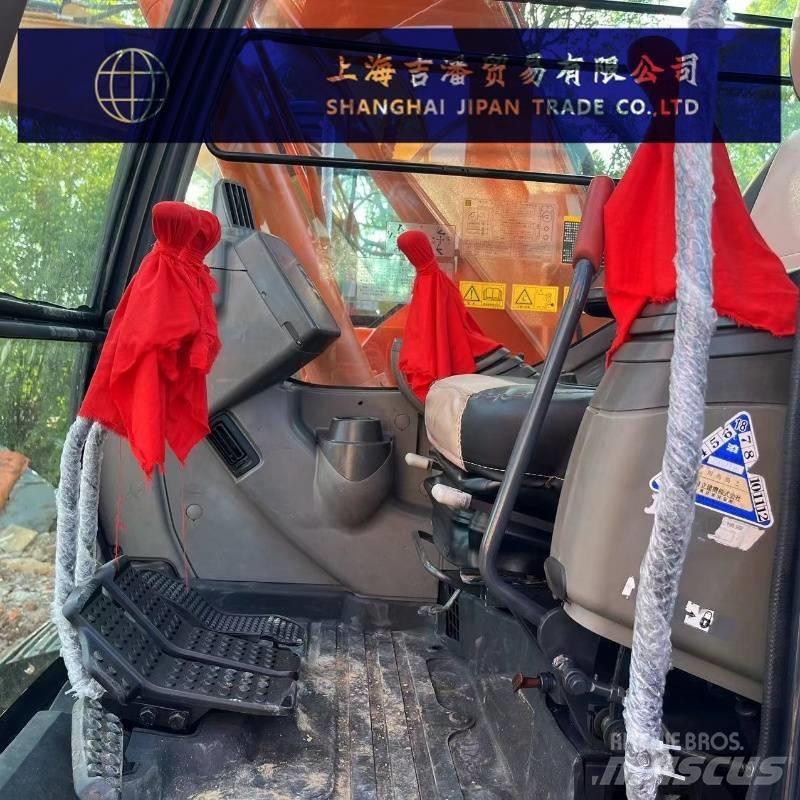 Hitachi ZX 135 中型油圧ショベル 7ｔ-12ｔ（ユンボ・パワーショベル・バックホー）