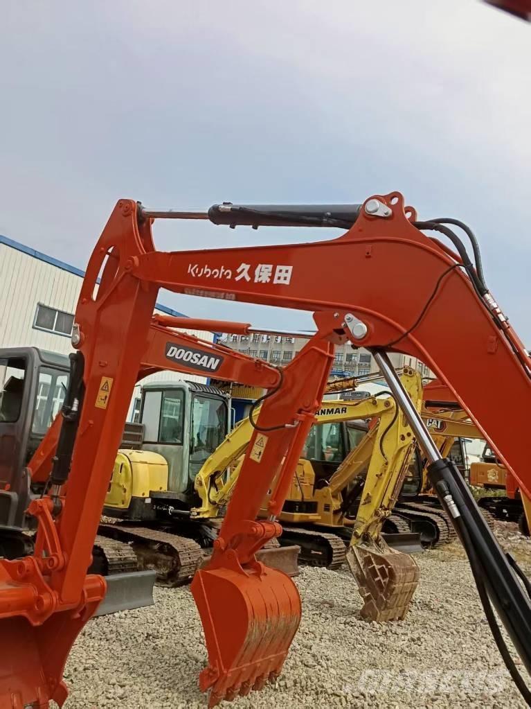 Kubota KX 165 ミニ油圧ショベル 7t以下（ミニユンボ・ミニディガー）