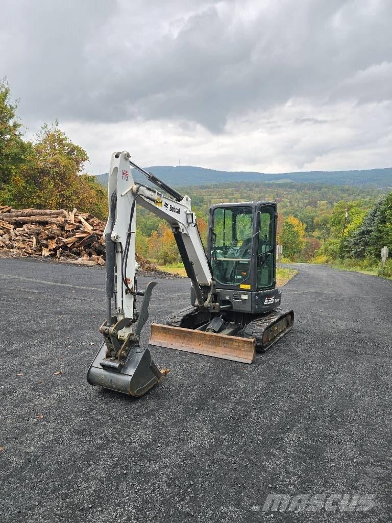 Bobcat E 35 ミニ油圧ショベル 7t以下（ミニユンボ・ミニディガー）