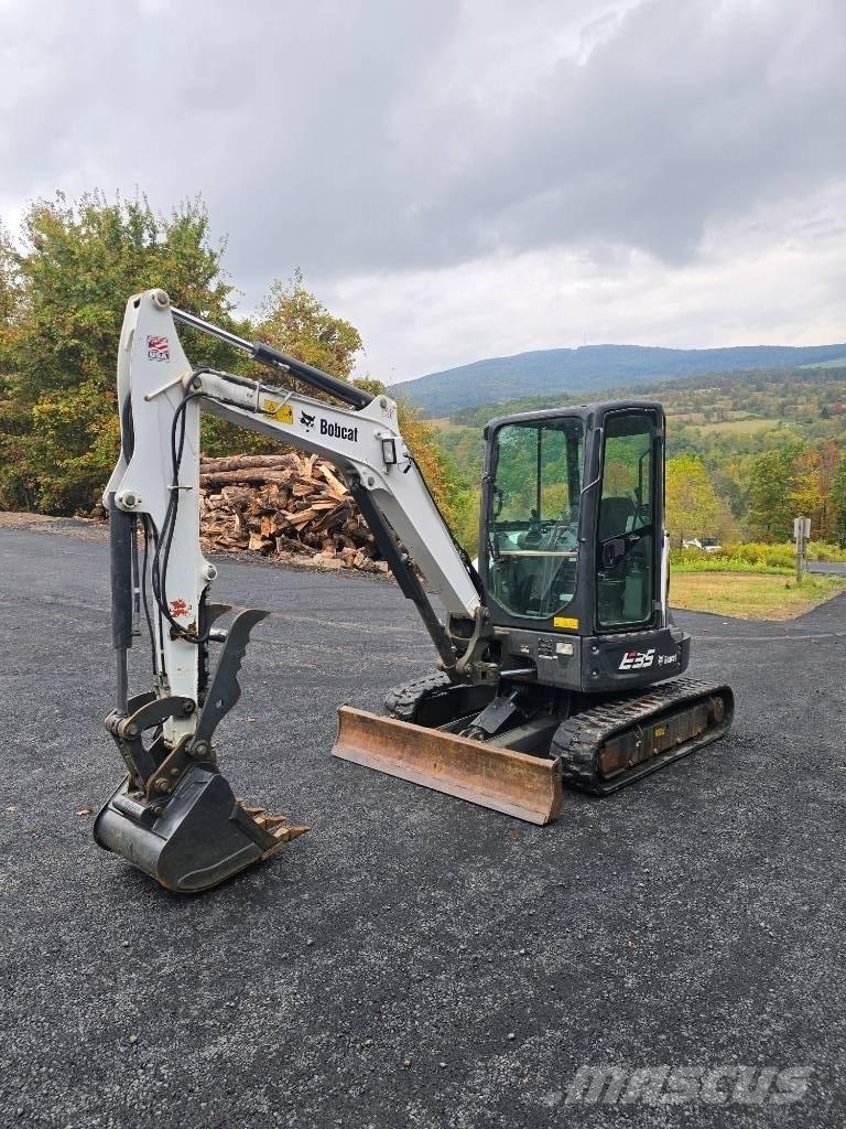 Bobcat E 35 ミニ油圧ショベル 7t以下（ミニユンボ・ミニディガー）