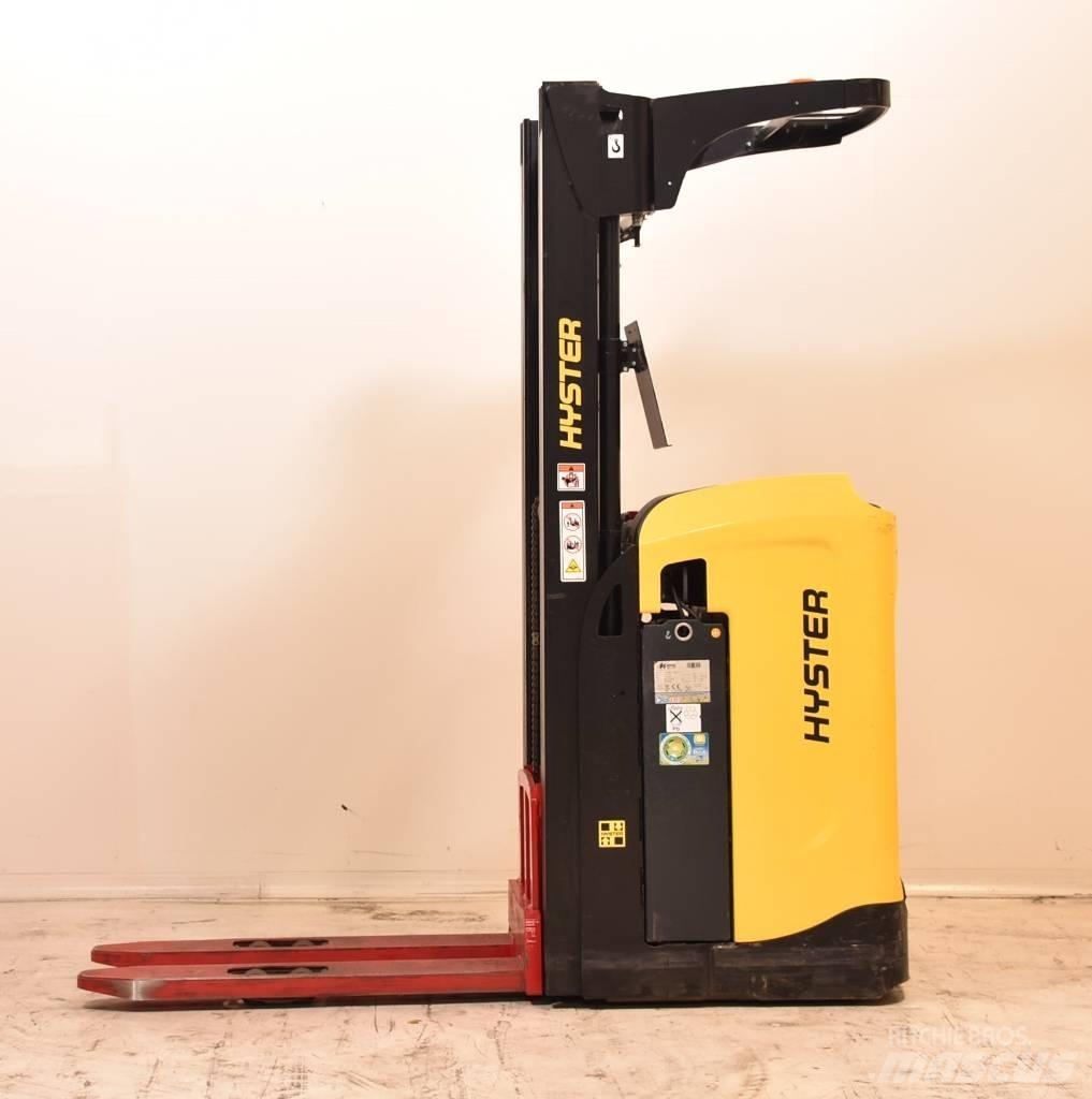 Hyster RS1.6-24 自走式スタッカー