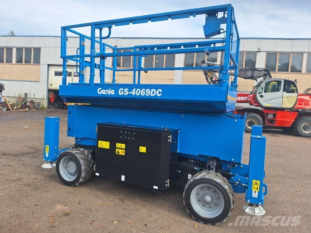 Genie GS-4069 DC シザースリフト