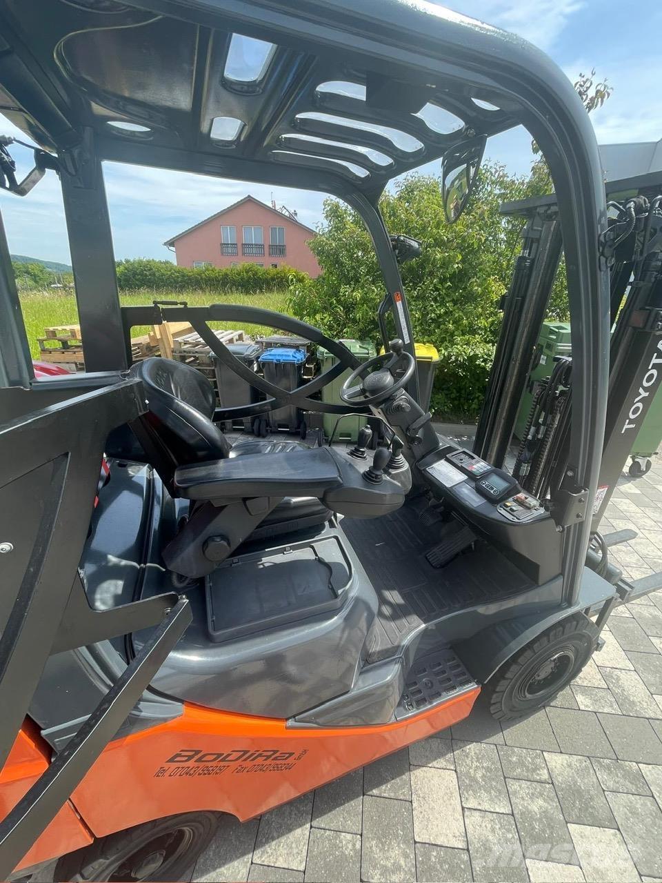 Toyota 02-8FGF18 LPGフォークリフト