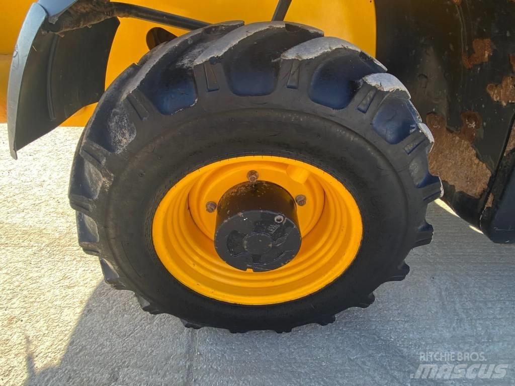 JCB 540-170 テレスコーピックハンドラー