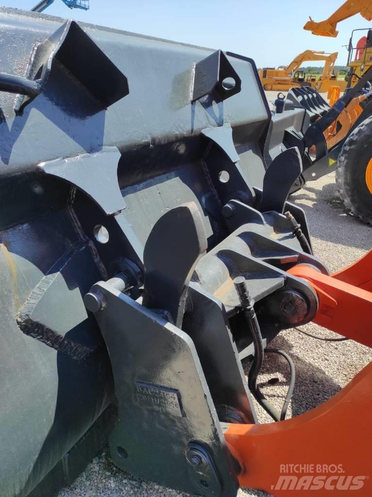Doosan DL 350-5 ホイールローダー・タイヤショベル