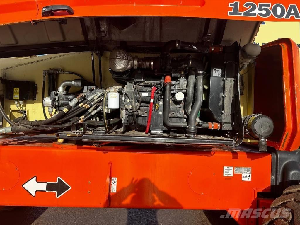 JLG 1250 AJP ブームリフト　屈伸型