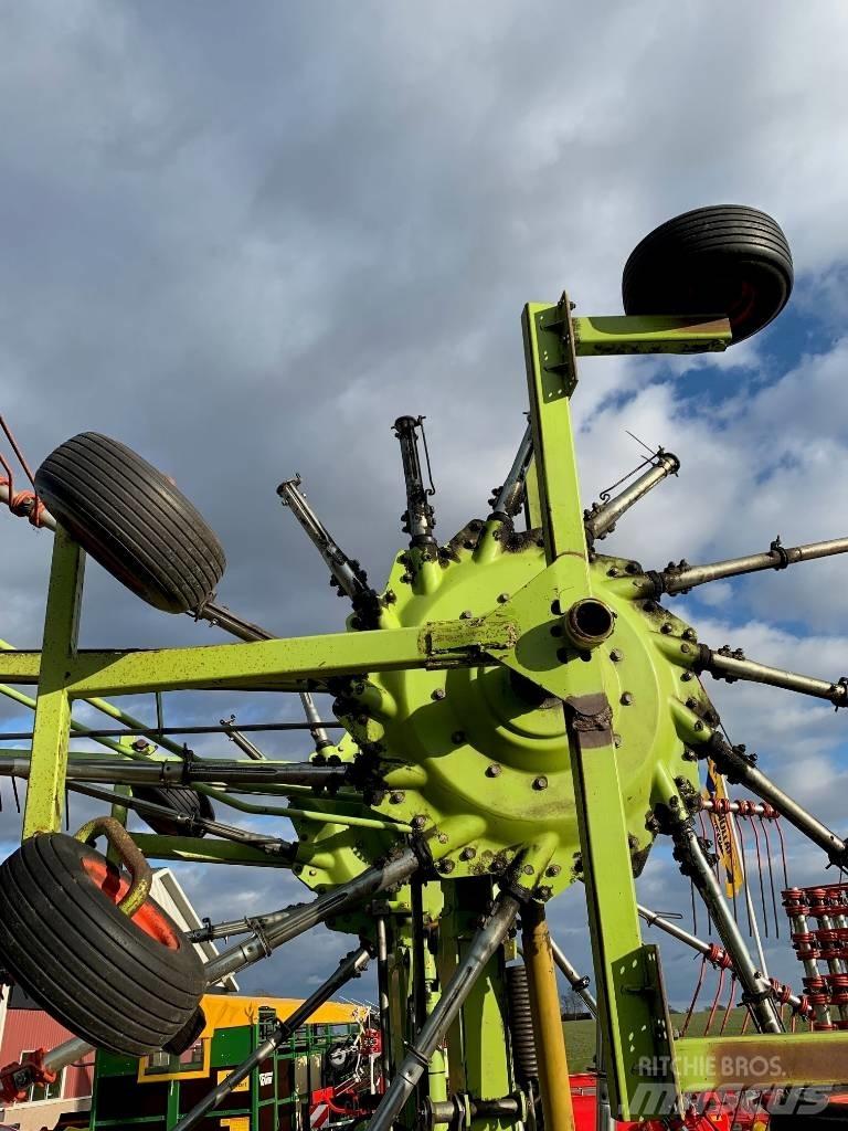 CLAAS 880 L テッダー・テッダーレーキ