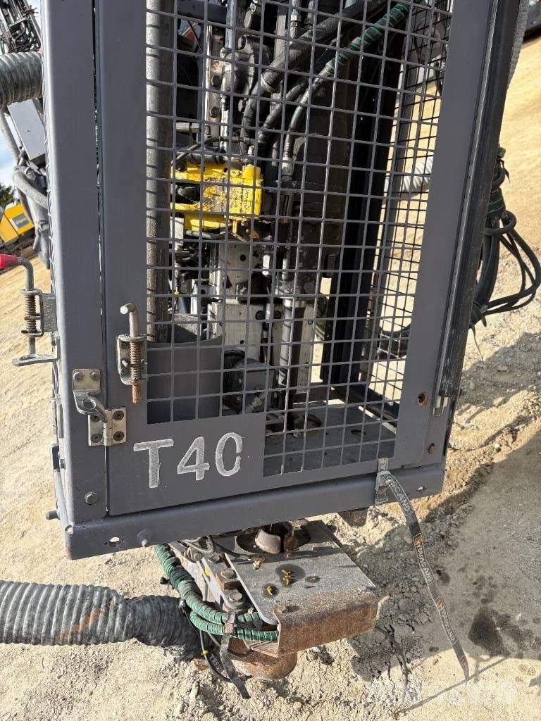 Epiroc T40 サーフェイスドリルリグ