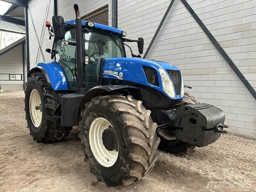 New Holland T7.250 トラクター