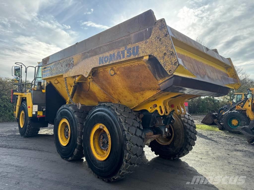 Komatsu HM 300-3 アーティキュレート式ダンプトラック