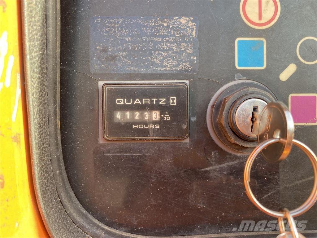 JLG 860SJ ブームリフト　屈伸型