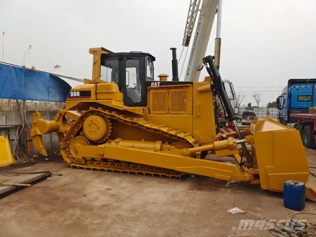 CAT D8 ブルドーザー