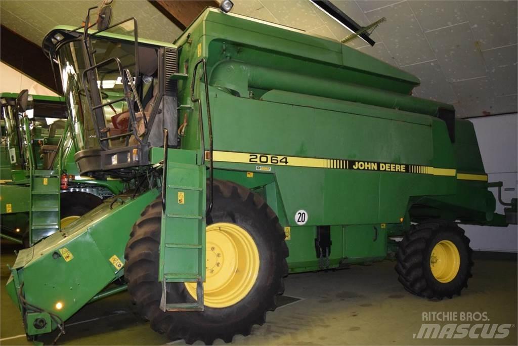 John Deere 2064 コンバイン