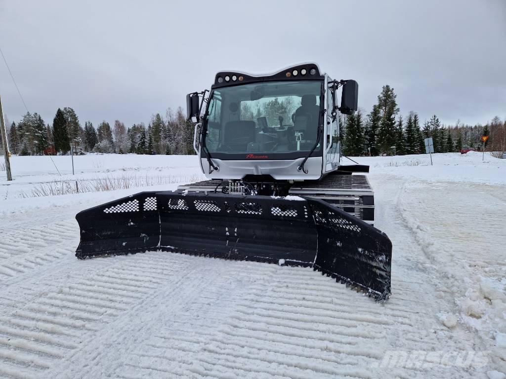 Prinoth Husky 4F スノーグルーマー