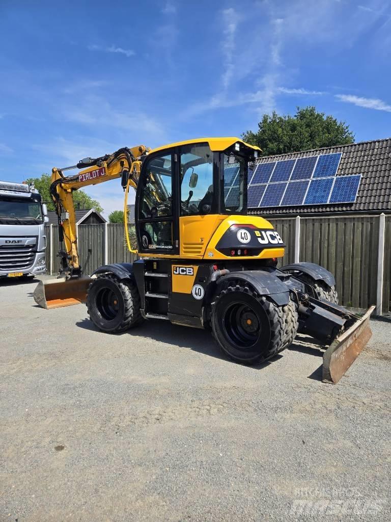 JCB 110 W ホイール式油圧ショベル（パワーショベル・ユンボ・バックホー）