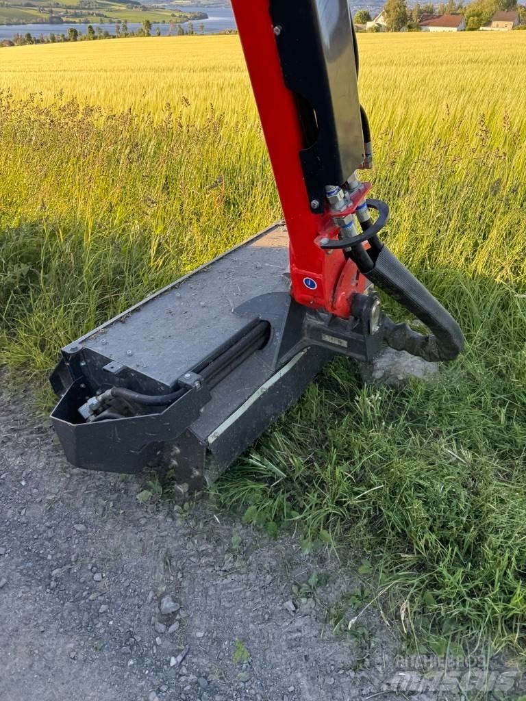 Kuhn E4745 M その他道路と除雪の機械
