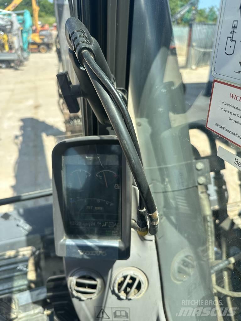 Volvo ECR 235 D 大型油圧ショベル12t以上（パワーショベル・ユンボ）