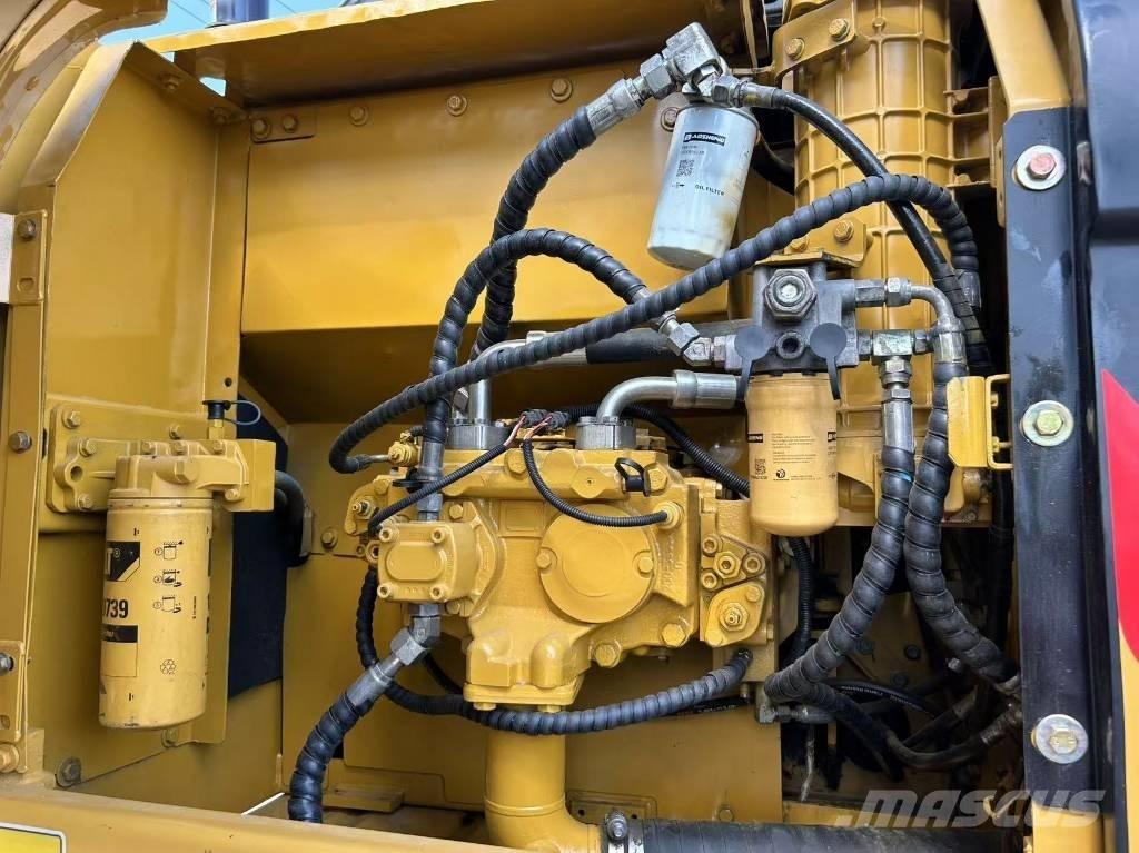 CAT 320 D 大型油圧ショベル12t以上（パワーショベル・ユンボ）