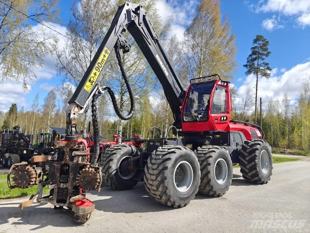 Komatsu 951 ハーベスター