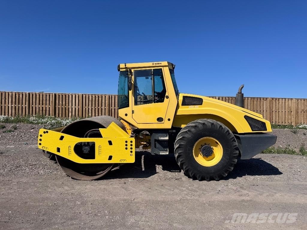 Bomag BW 213 D H-4 振動ローラ