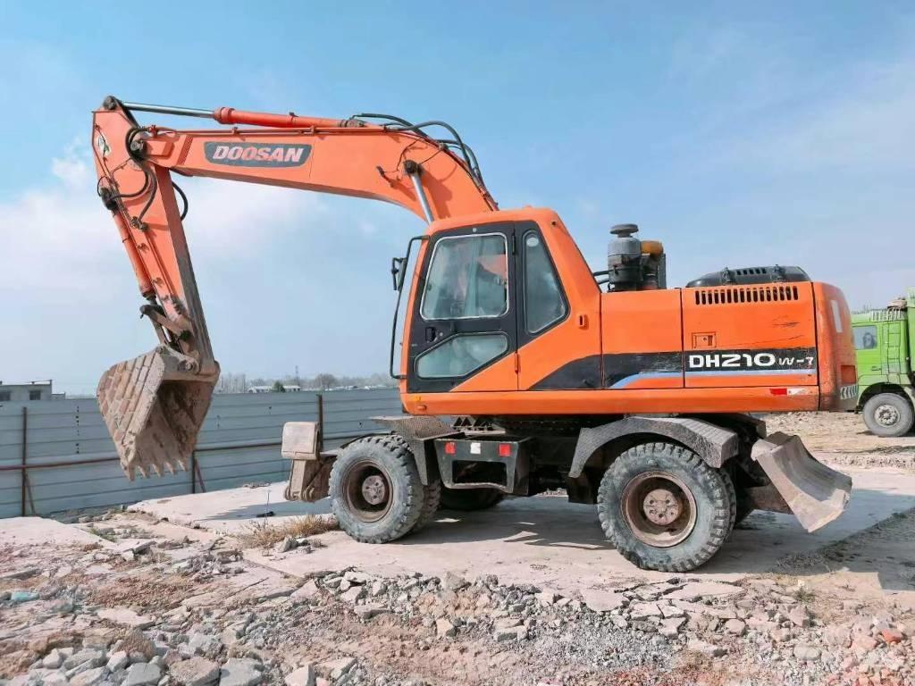 Doosan DH210W-7 ホイール式油圧ショベル（パワーショベル・ユンボ・バックホー）
