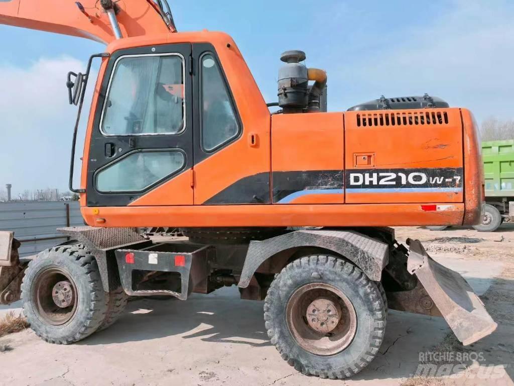 Doosan DH210W-7 ホイール式油圧ショベル（パワーショベル・ユンボ・バックホー）