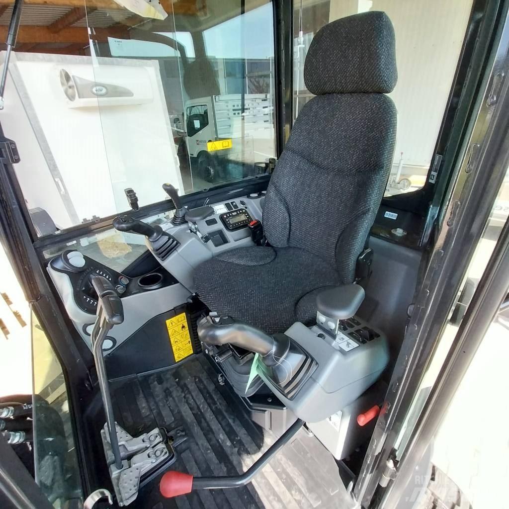 Bobcat E 27 ミニ油圧ショベル 7t以下（ミニユンボ・ミニディガー）