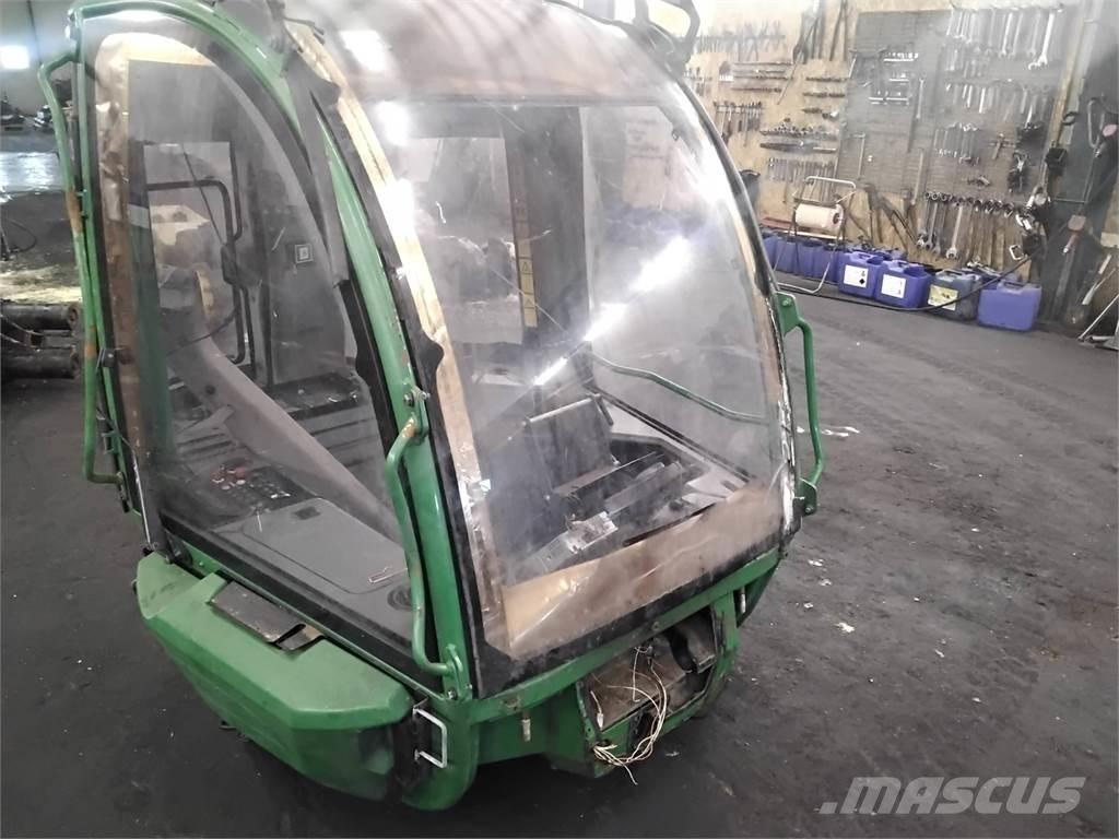 John Deere 1270E キャビン及び内装