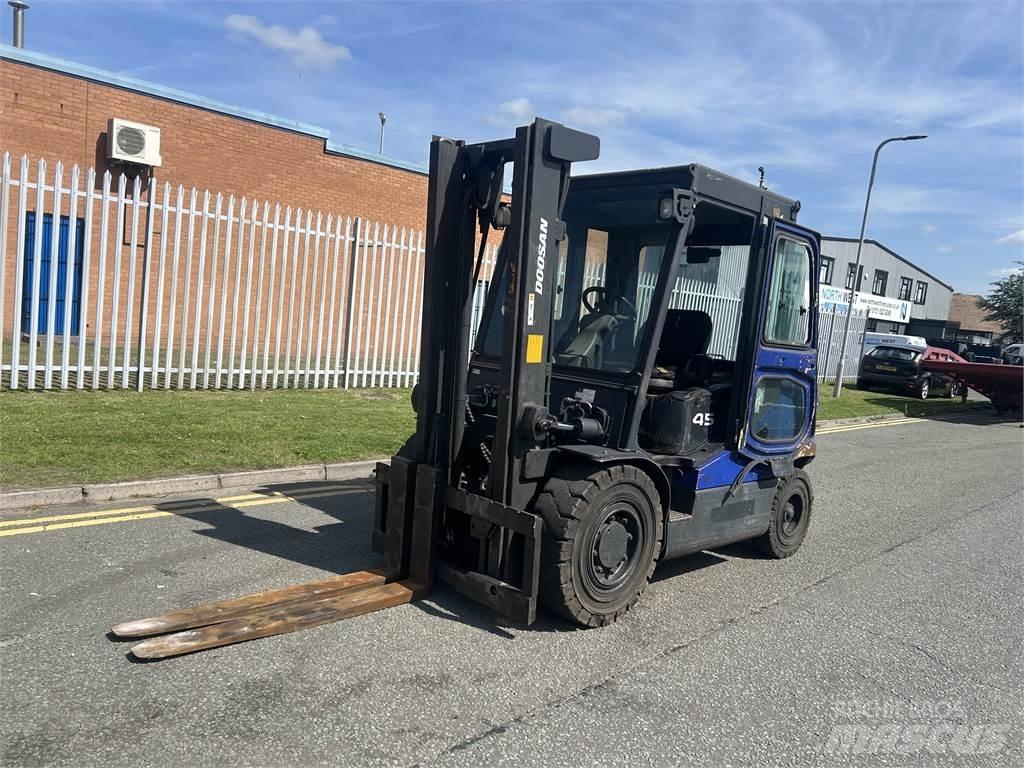 Doosan D45SC-5 ディーゼル・軽油